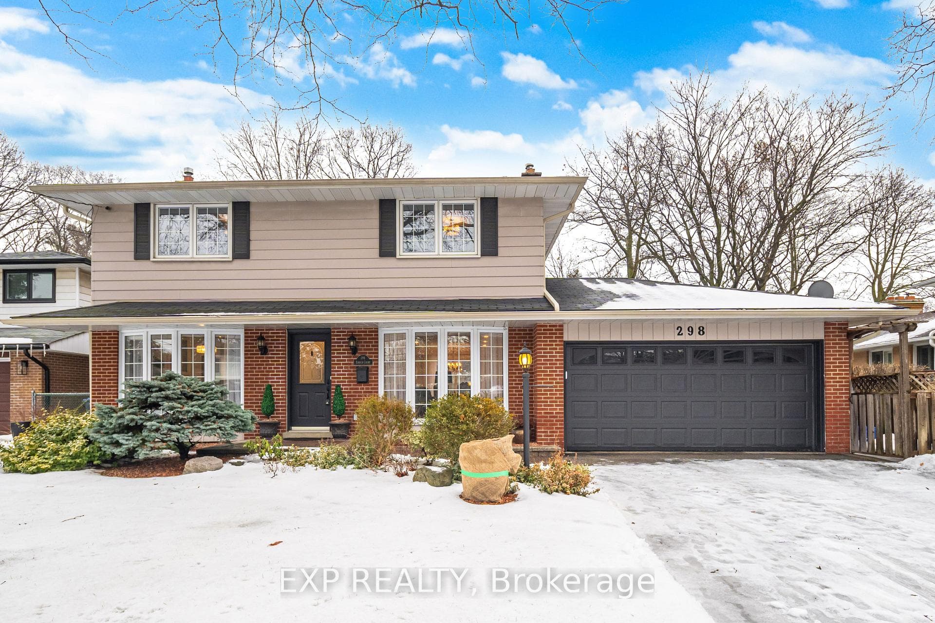298 Edrich Court, Mississauga, ON L5A 1R3 - Photo 1