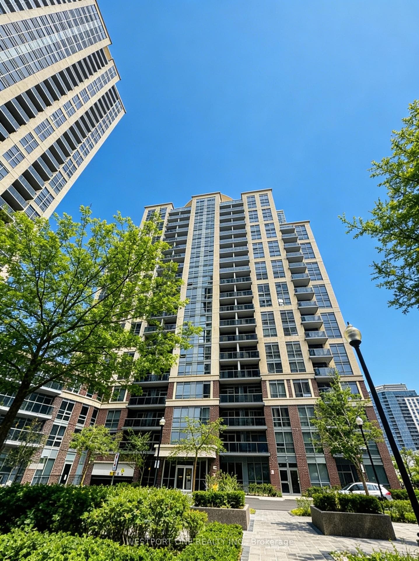 1 Michael Power Place Unit LPH08, Etobicoke (Islington / Rexdale), ON M9A 0A1 - Photo 1