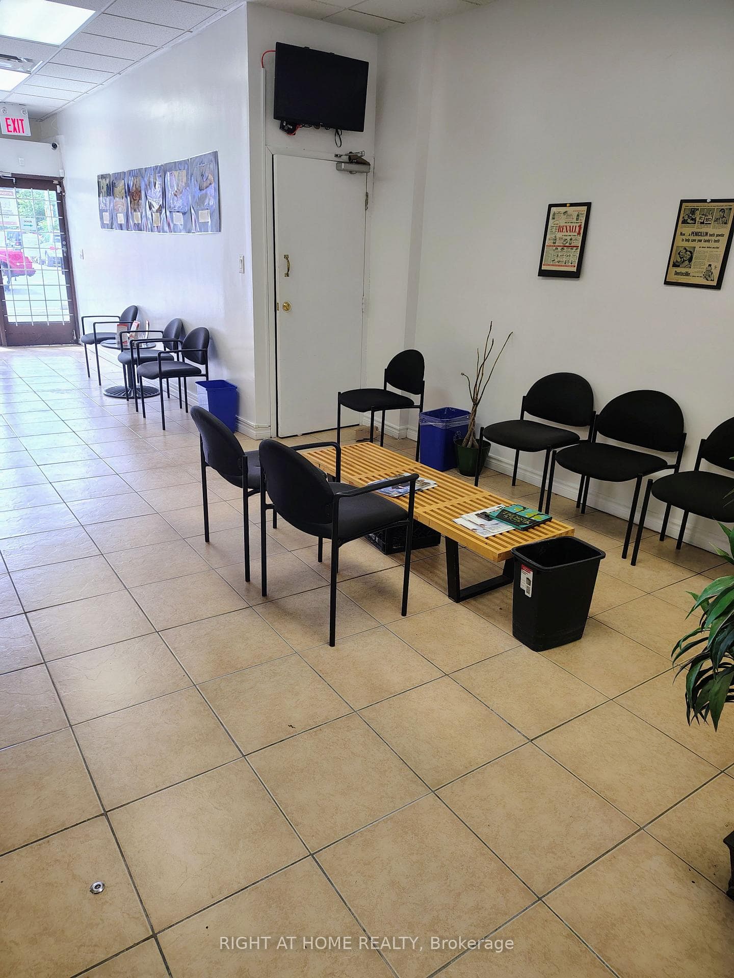1254 Bloor Street Unit Main, Bloor West Village / Swansea, ON M6H 1N5 - Photo 1