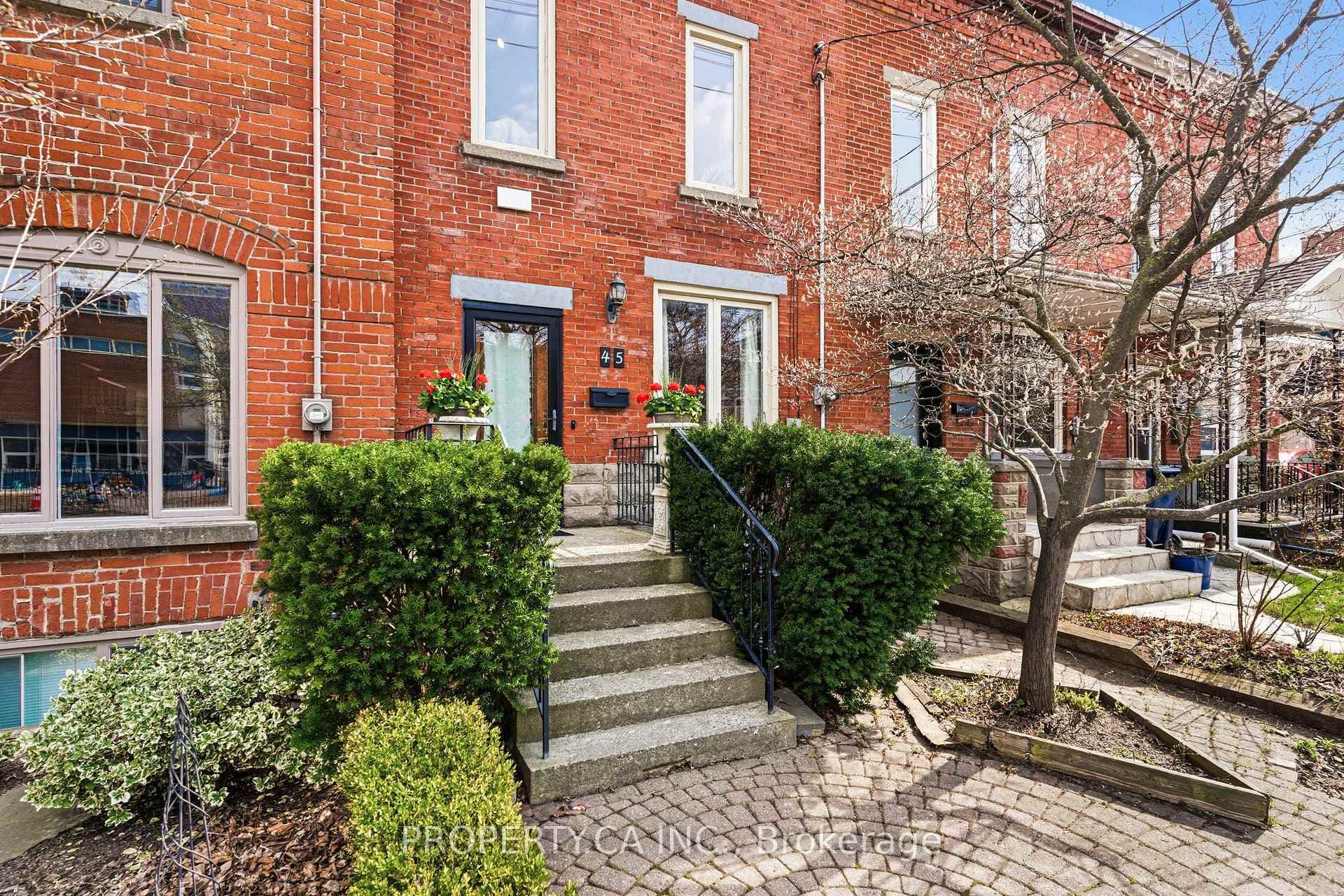 45 Swanwick Avenue, The Beaches / Upper Beaches, ON M4E 1Z4 - Photo 1