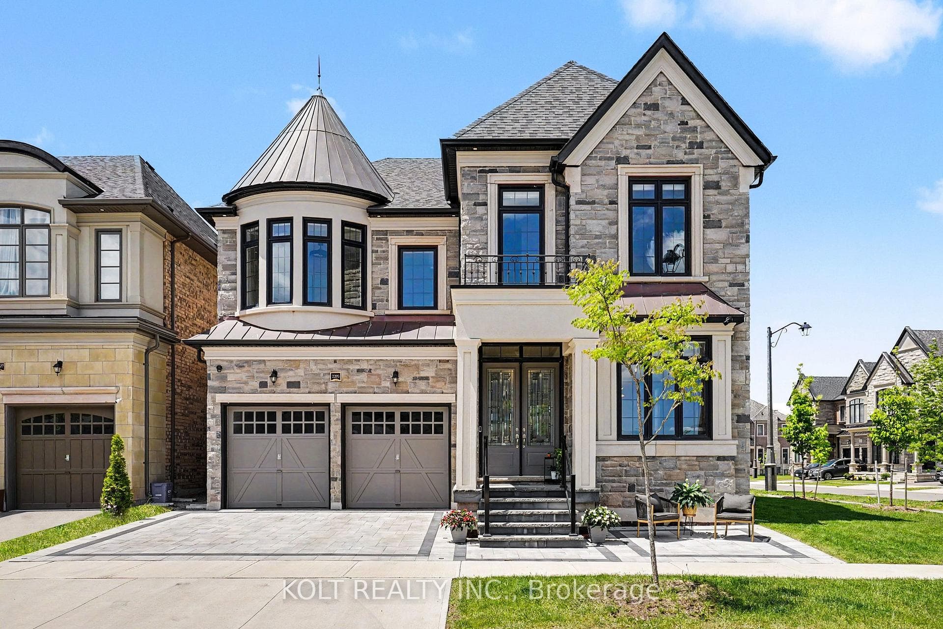2293 Charles Cornwall Avenue, Oakville, ON L6M 5M6 - Photo 1