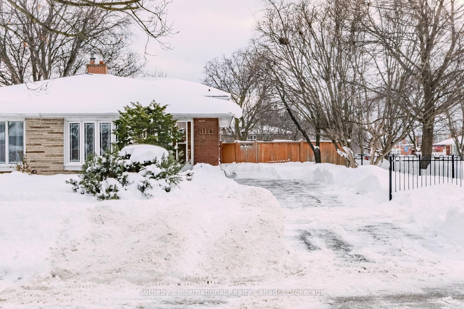 1128 Sylvania Drive, Mississauga