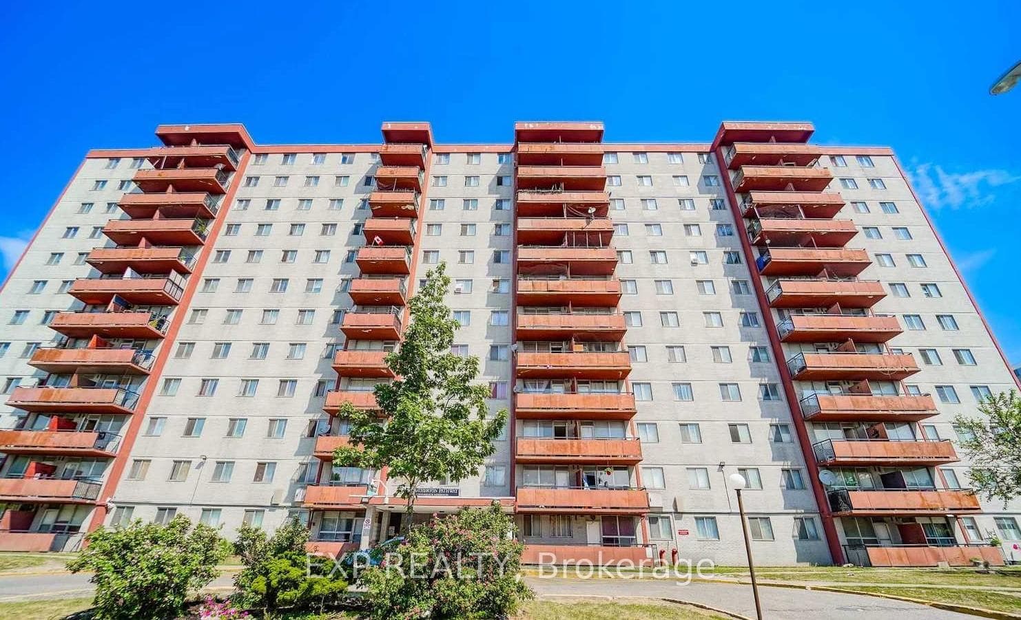50 Lotherton Pathway Unit 402, York / Weston, ON M6B 2G8 - Photo 1