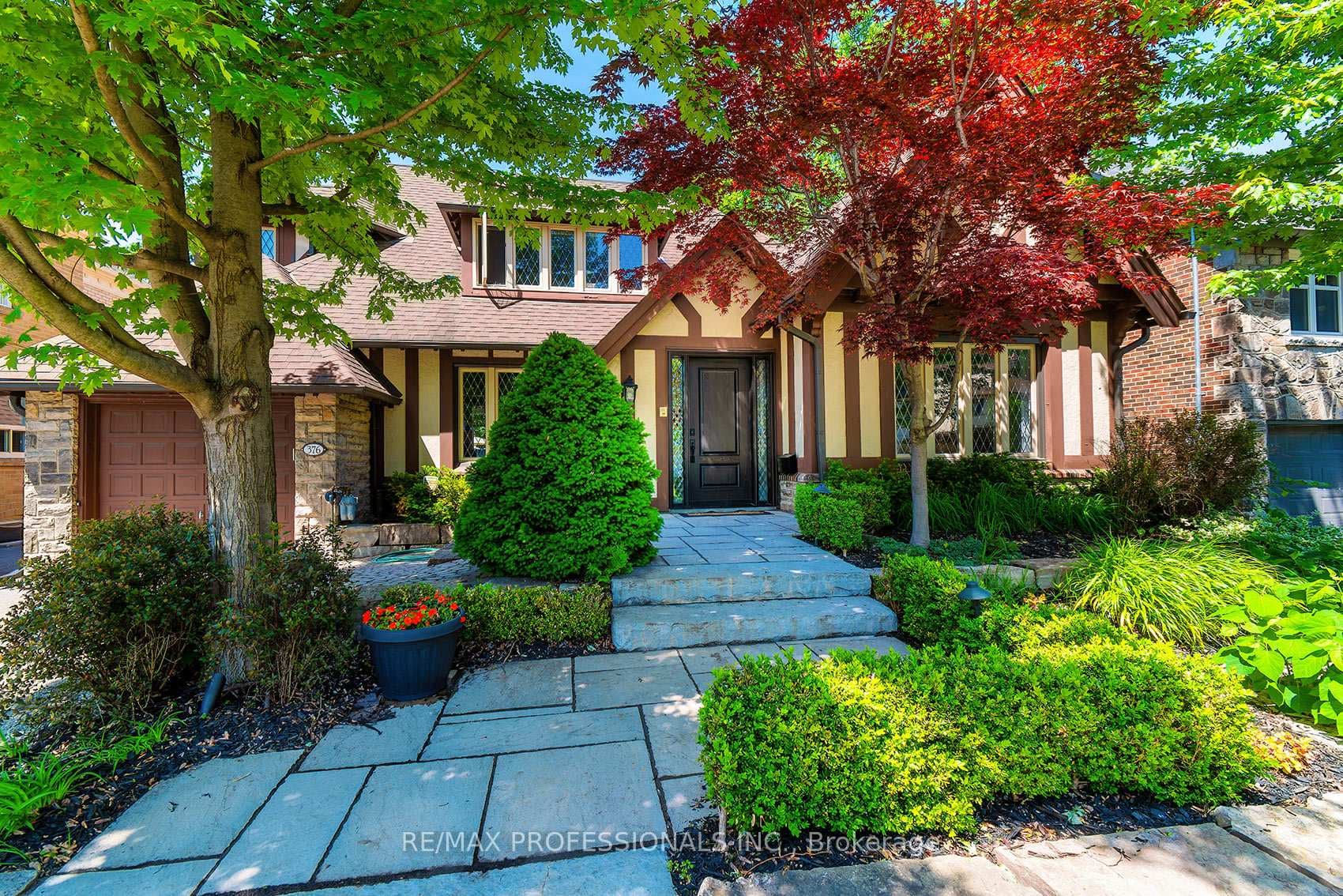 376 Prince Edward Drive, Etobicoke (Islington / Rexdale), ON M8X 2L7 - Photo 1