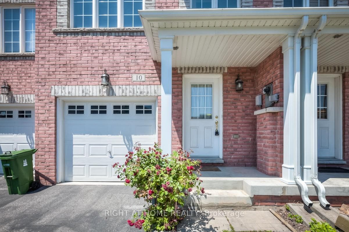 10 Wilkes Crescent, Dorset Park / Kennedy Park, ON M1L 0B3 - Photo 1
