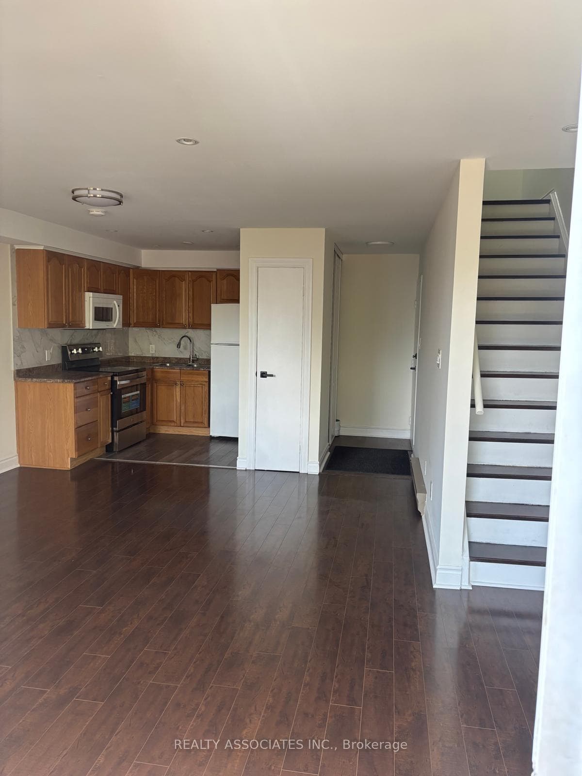 1389 Danforth Avenue Unit B, Riverdale / Leslieville, ON M4J 1N2 - Photo 1