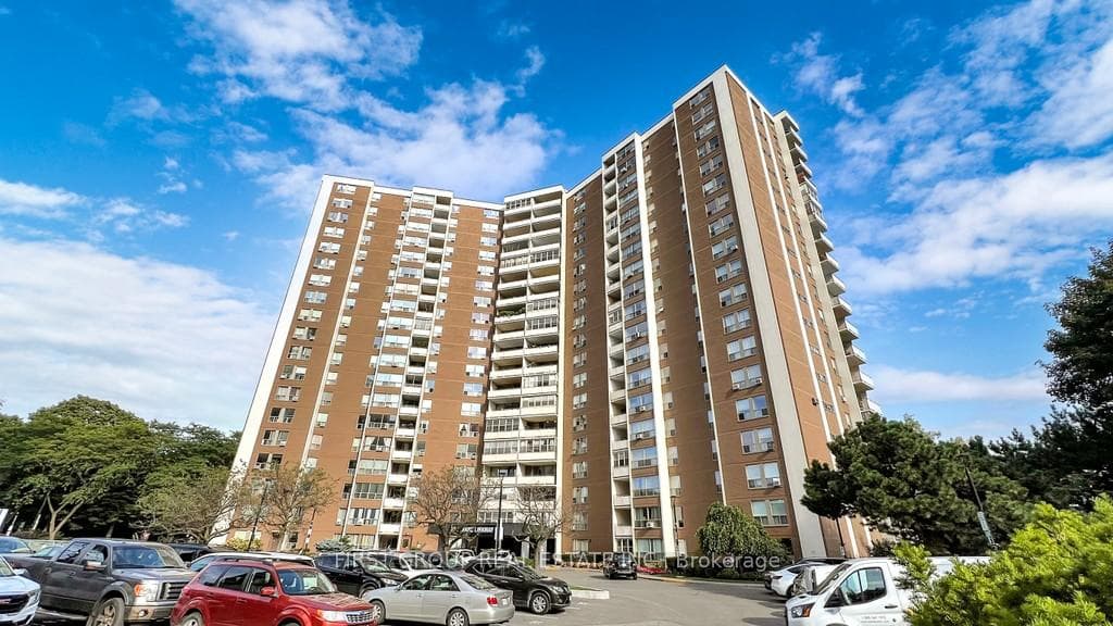 60 Pavane Linkway Way Unit 502, Flemingdon Park / Don Mills, ON M3C 1A2 - Photo 1