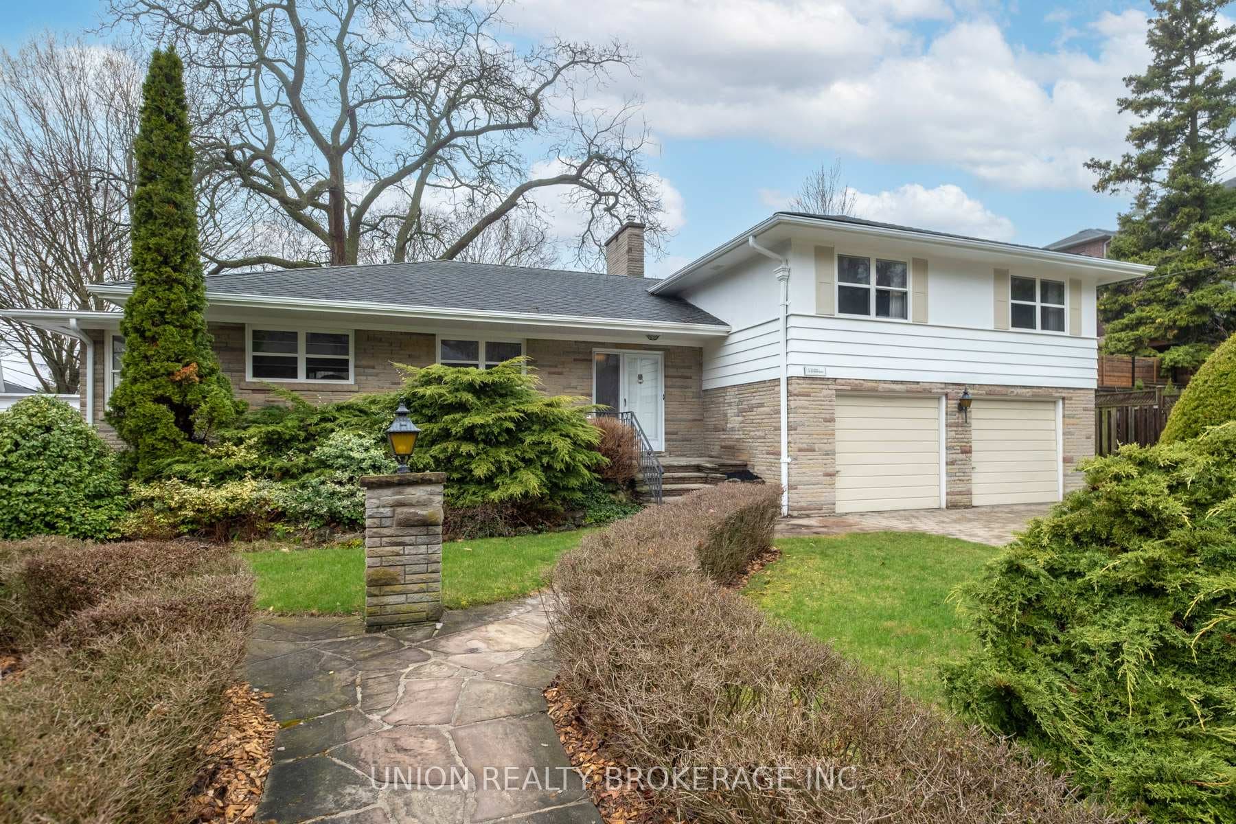 53 Long Crescent, The Beaches / Upper Beaches, ON M4E 1N8 - Photo 1