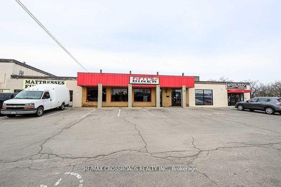 931 Queenston Road, Hamilton, ON L8G 1B8 - Photo 1
