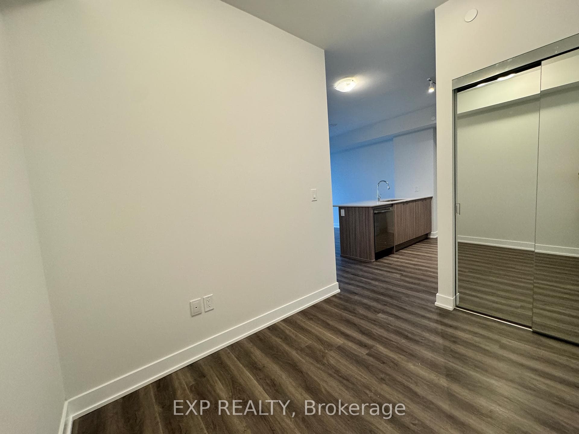 4130 Parkside Village Drive Unit 602, Mississauga, ON L5B 0L7 - Photo 1