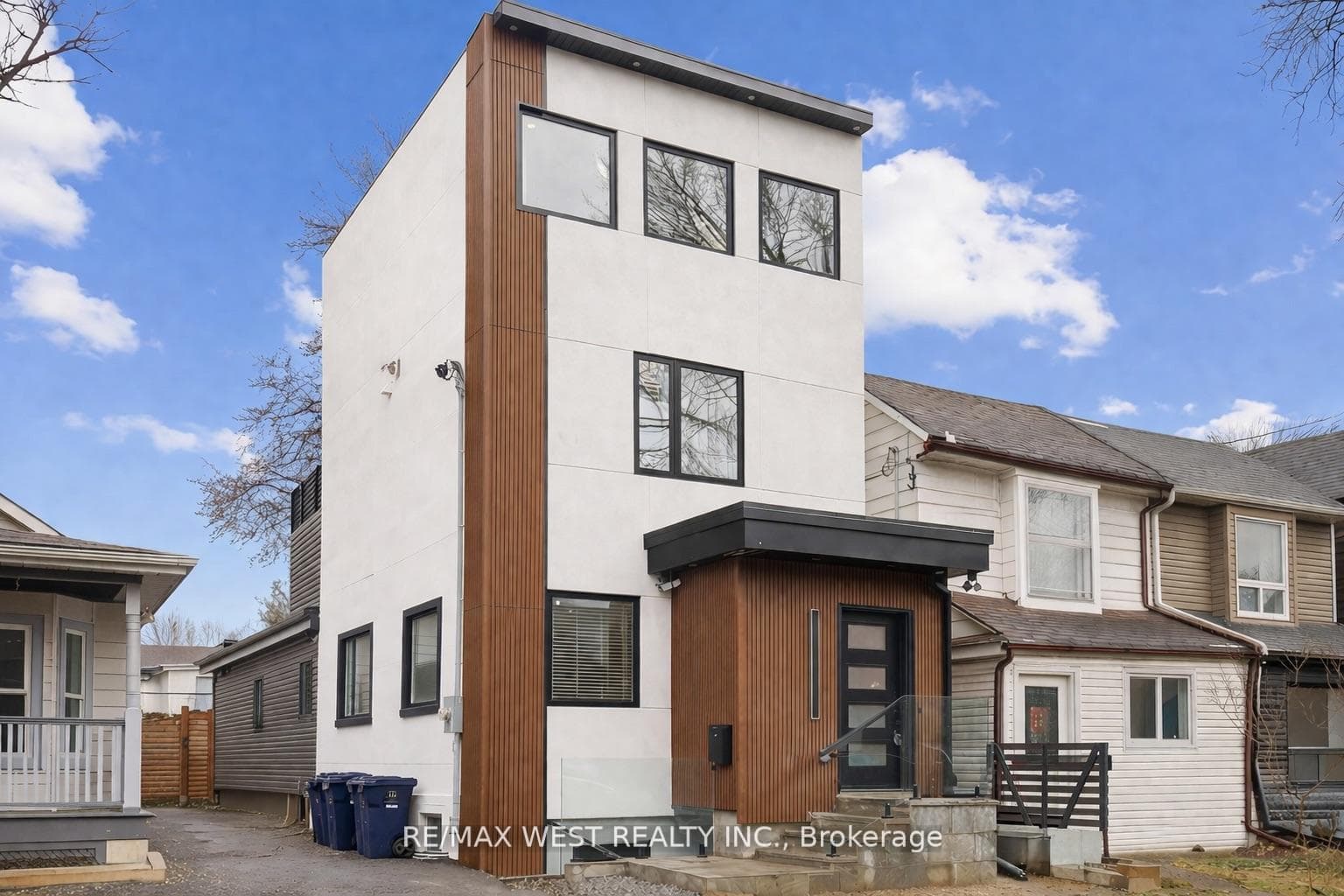 201 Rhodes Avenue, Riverdale / Leslieville, ON M4L 3A2 - Photo 1
