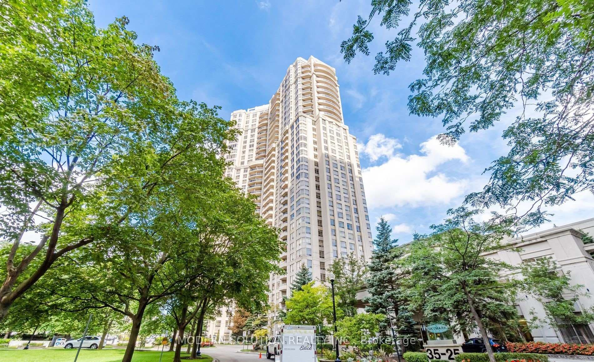 35 Kingsbridge Garden Circle Unit 1804, Mississauga