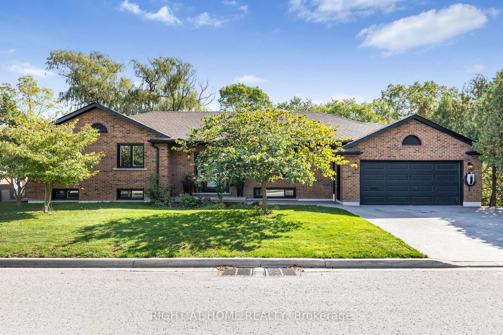 23 Riverview Boulevard, St. Catharines, ON L2T 3L5 - Photo 1