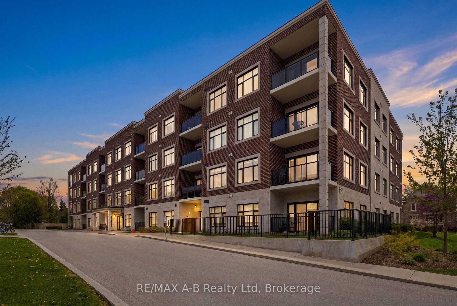 235 John Street Unit 208, Stratford