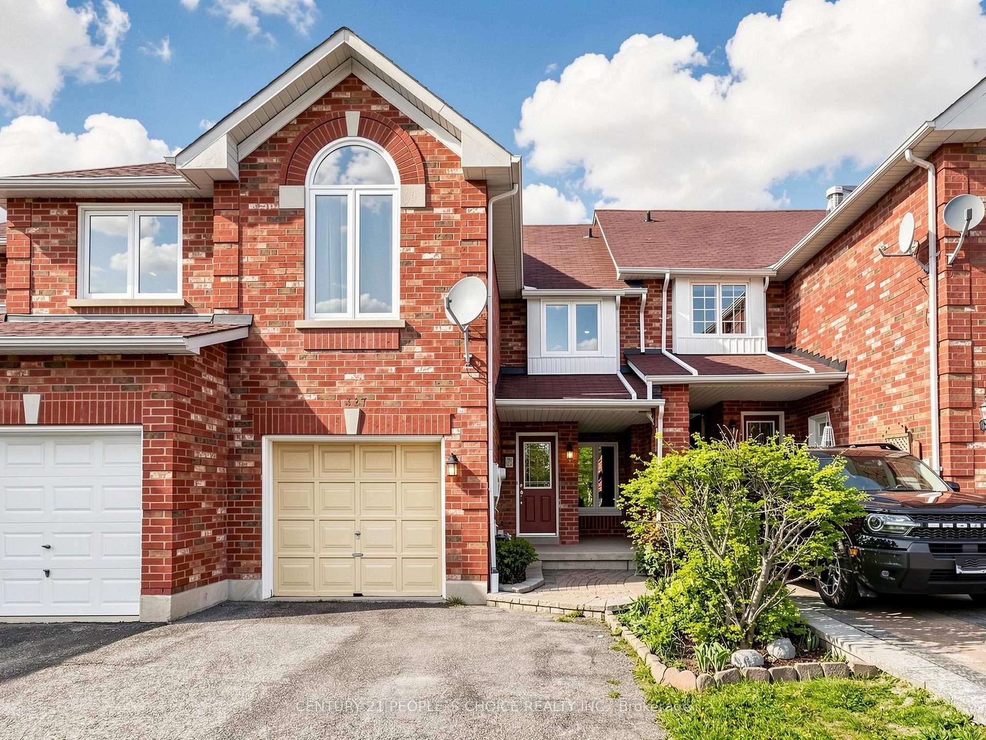 1327 Killaby Drive, Mississauga, ON L5V 2C3 - Photo 1