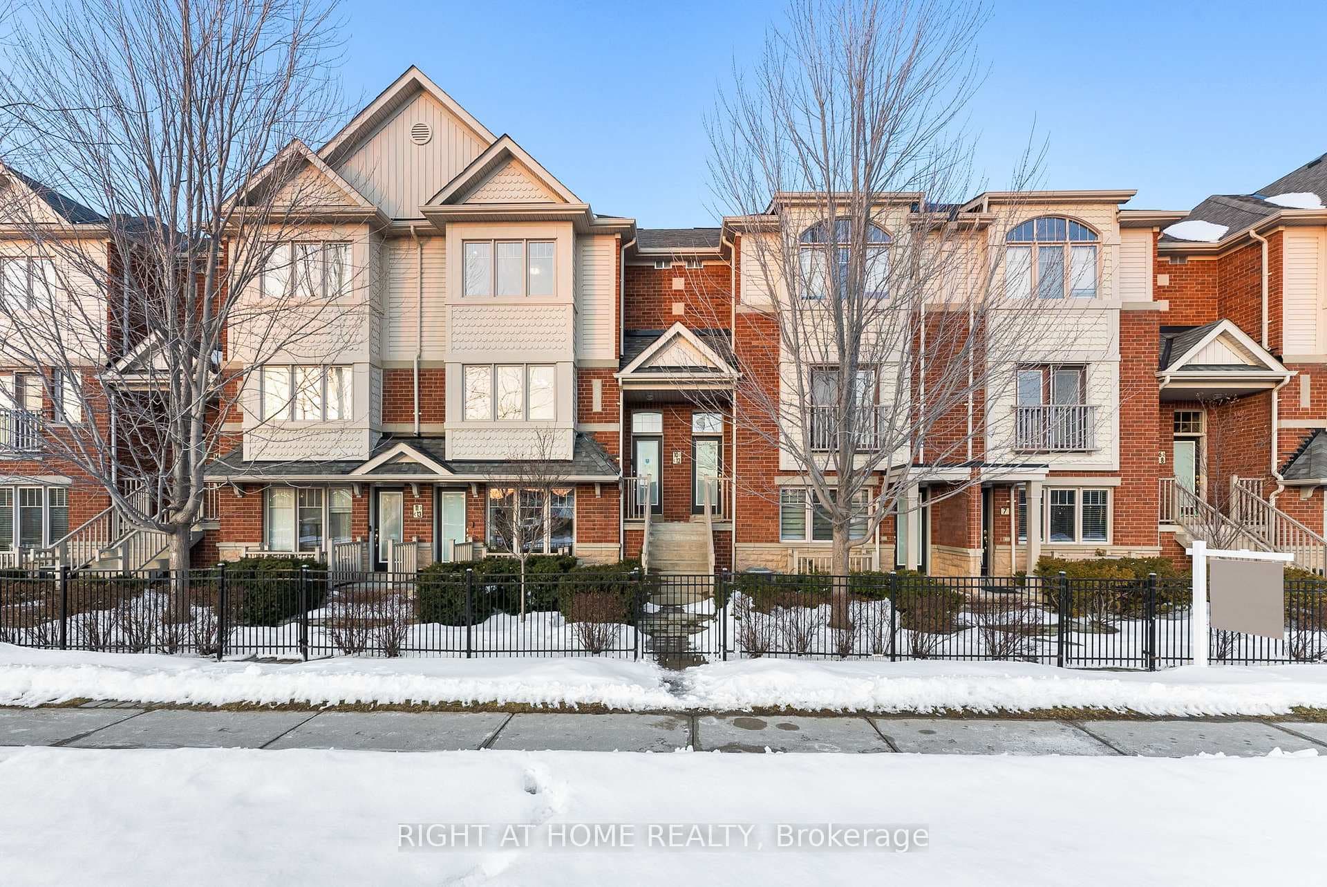 5725 Tenth Line Unit 12, Mississauga, ON L5M 0P7 - Photo 1