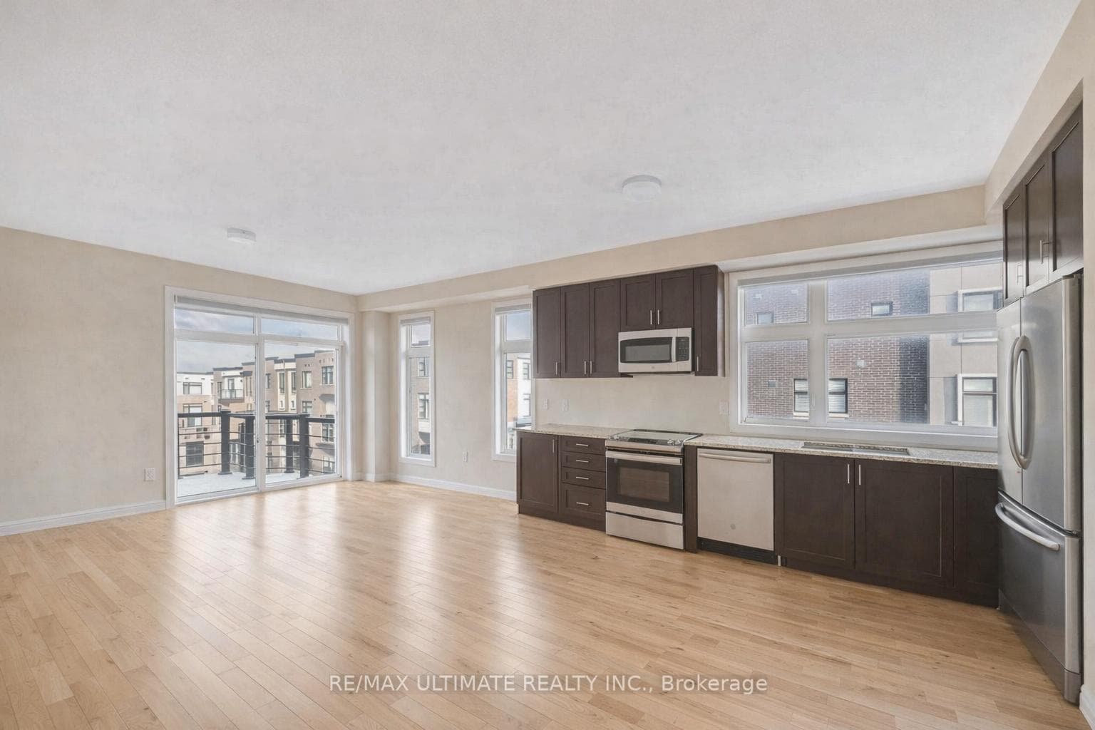 2632 Castlegate Crossing Drive, Pickering, ON L1X 0H6 - Photo 1