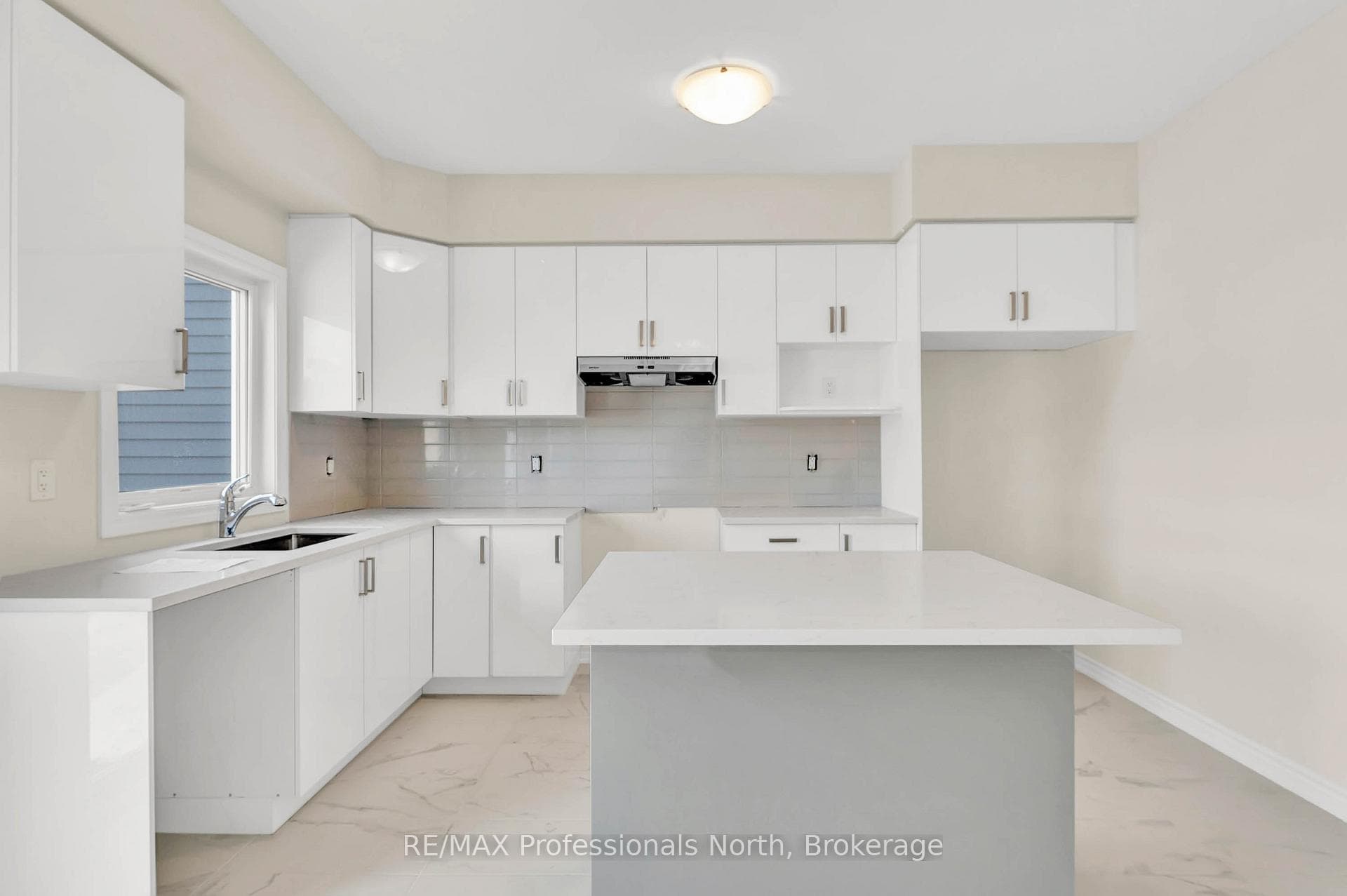 230 Beechwood Forest Lane, Gravenhurst, ON P1P 0H8 - Photo 1