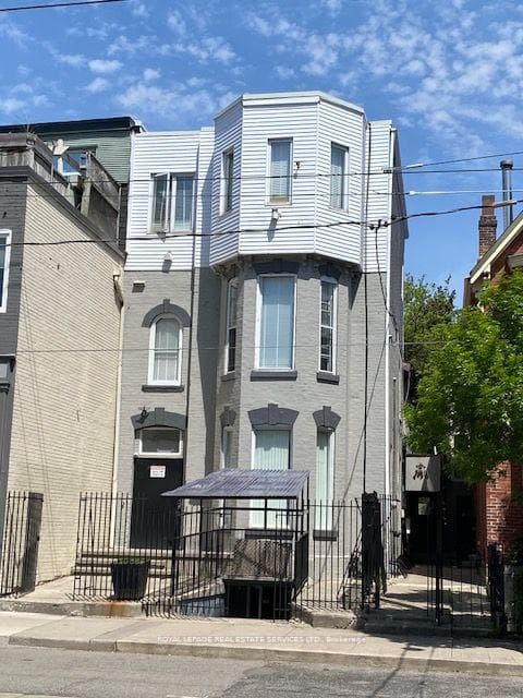 206 Carlton Street, Regent Park / Cabbagetown / St. James Town, ON M5A 2L1 - Photo 1