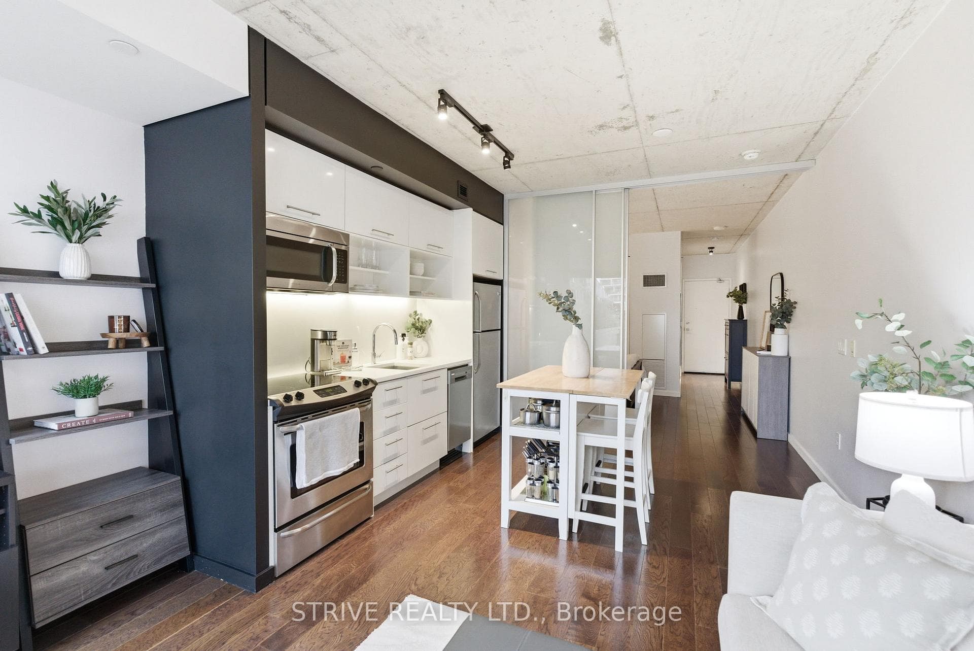 51 Trolley Crescent Unit 612, Toronto C08