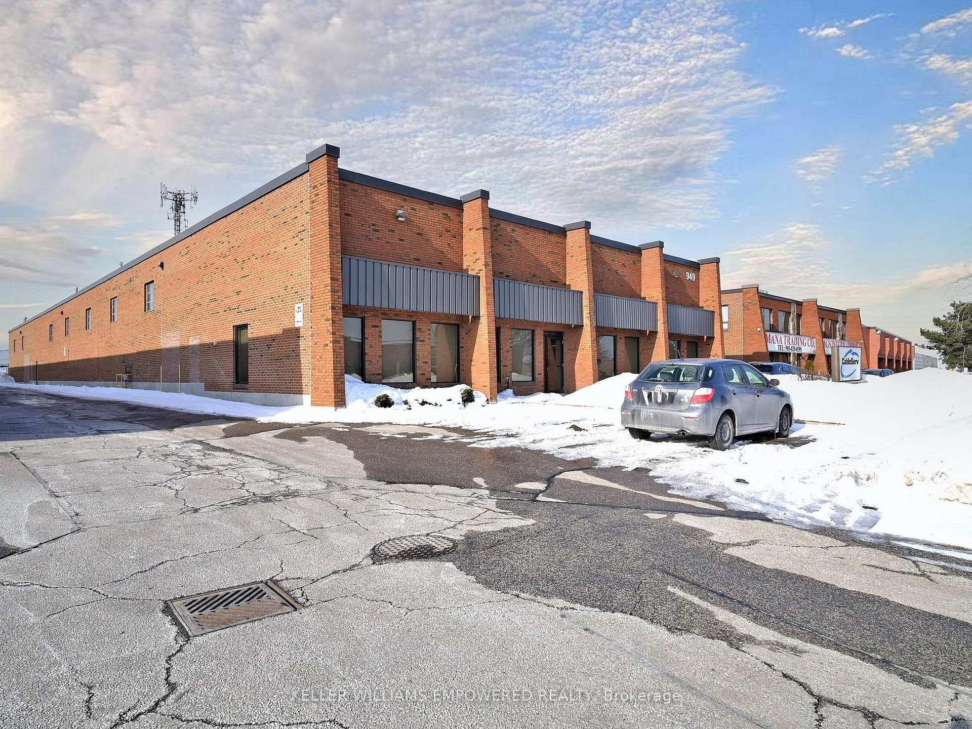 949 Kamato Road, Mississauga, ON L4W 2R5 - Photo 1