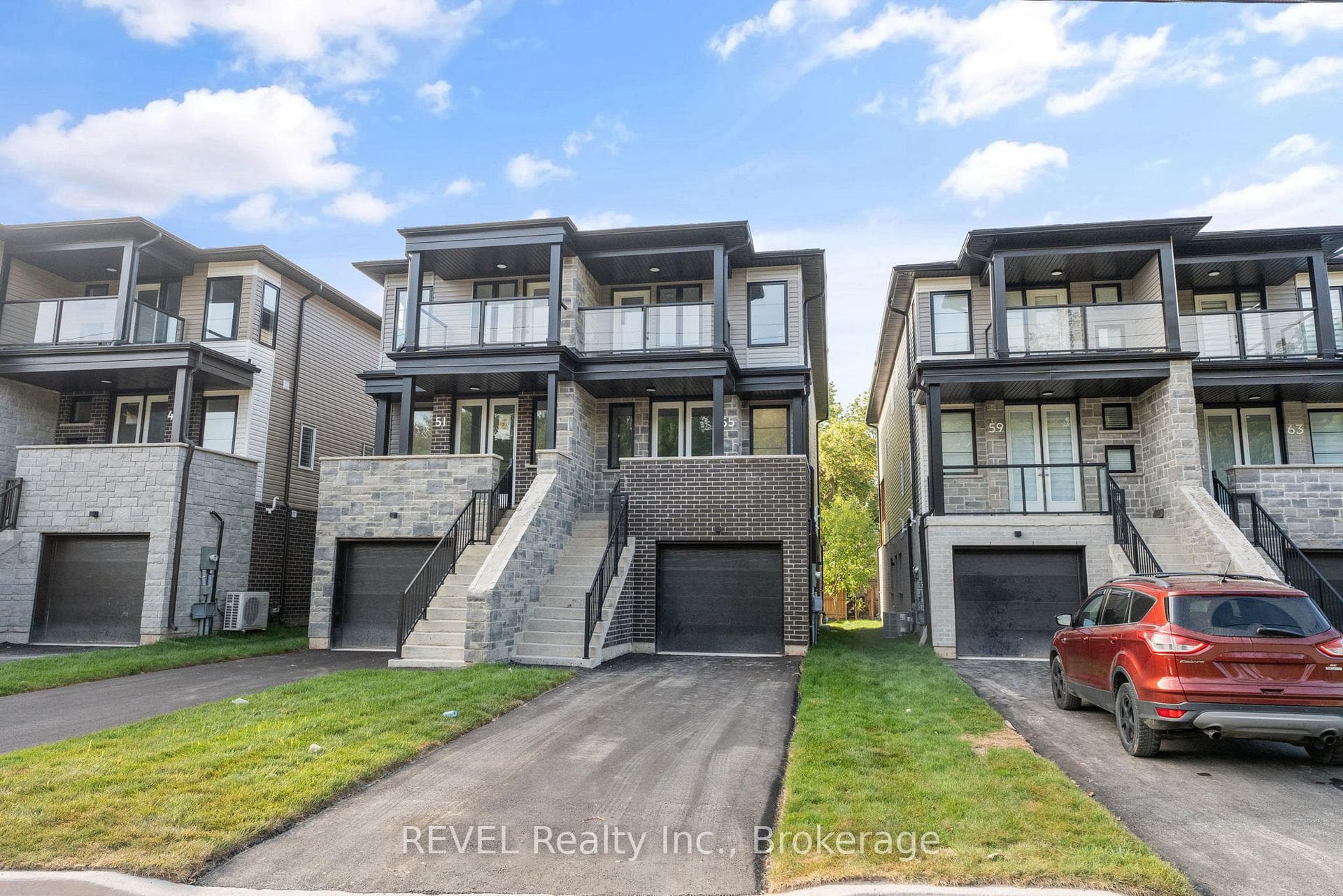 55 Superior Street, Welland, ON L3B 3G3 - Photo 1