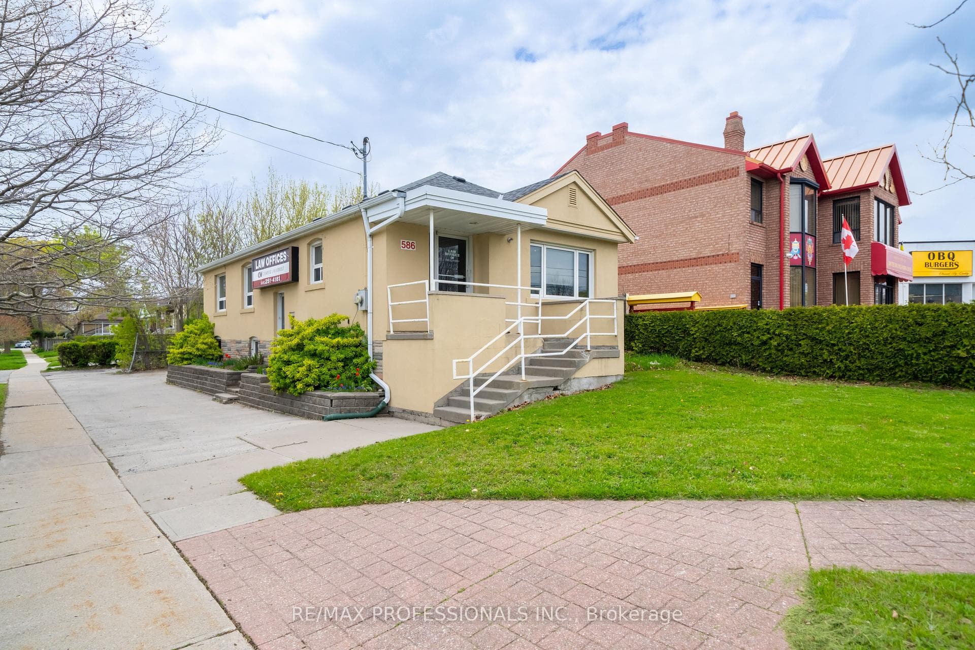 586 Browns Line, Liberty Village / Parkdale / South Parkdale, ON M8W 3V5 - Photo 1
