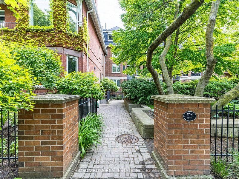 217 St George Street Unit 8, Annex / Yorkville / Summerhill, ON M5R 3S7 - Photo 1