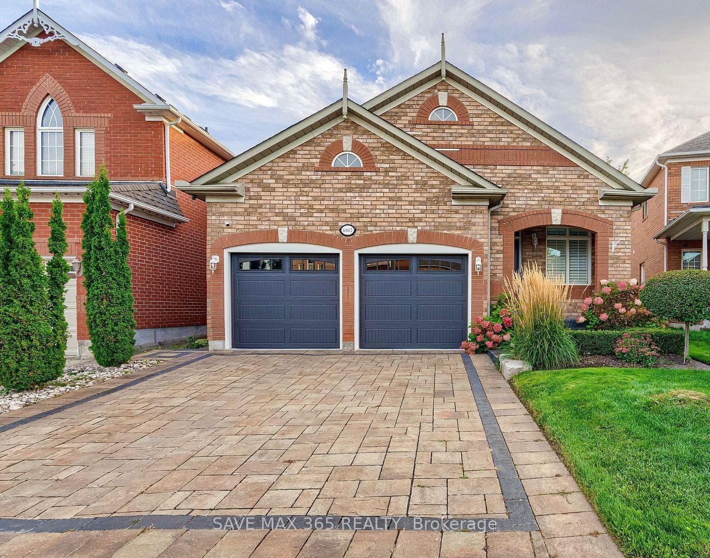 6862 Gooderham Estate Boulevard, Mississauga, ON L5W 1B1 - Photo 1