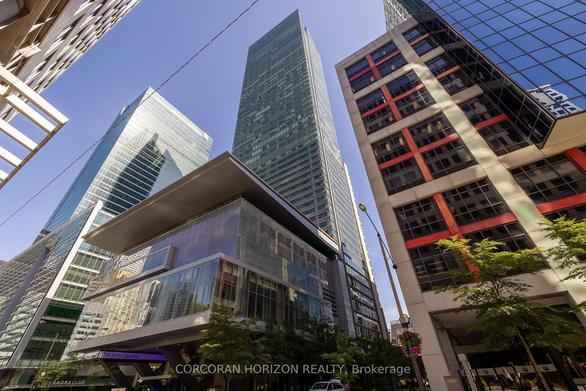 183 Wellington Street Unit 2403, Downtown Toronto / Waterfront, ON M5V 0A1 - Photo 1