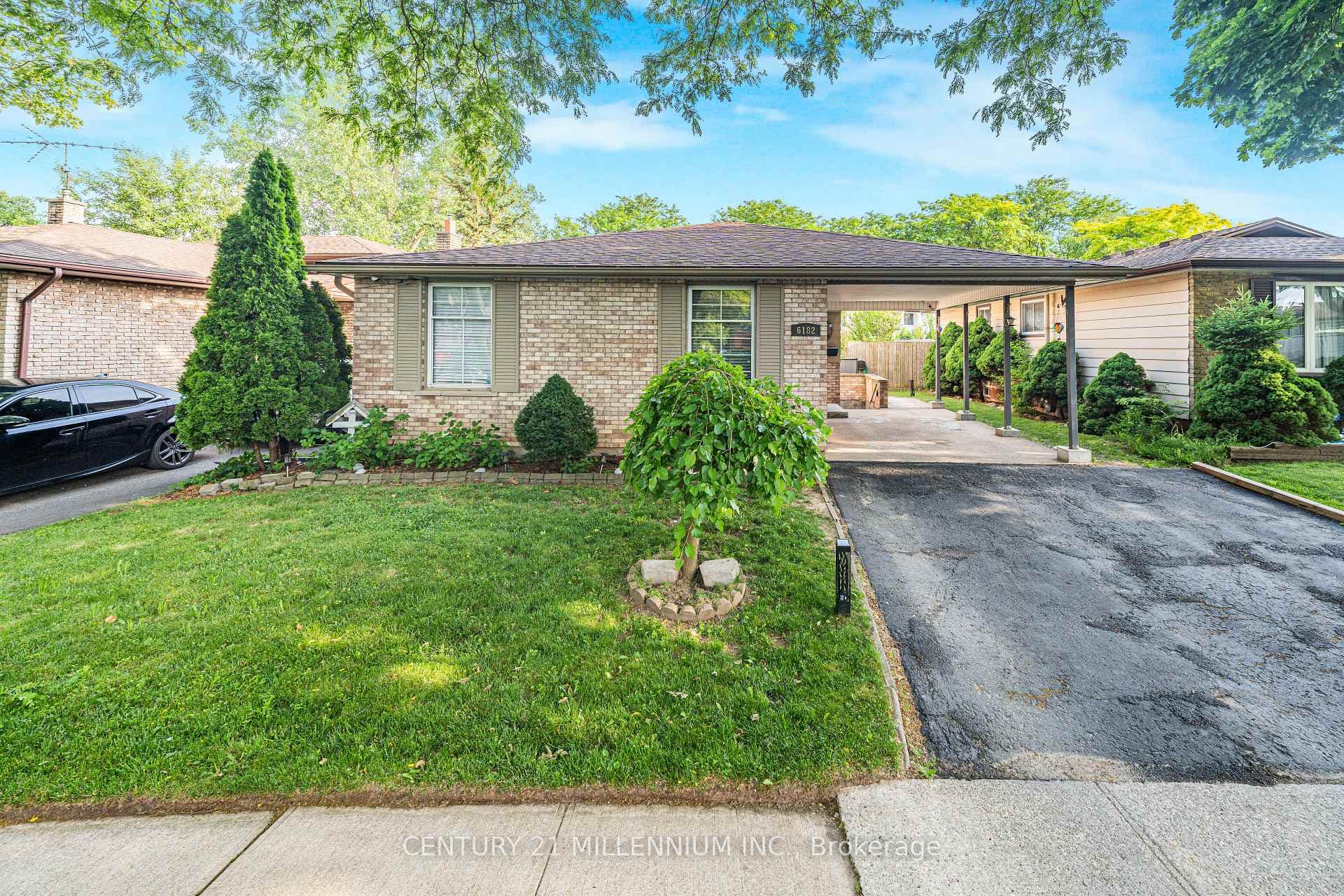 6182 Johnson Drive, Niagara Falls, ON L2J 3J5 - Photo 1