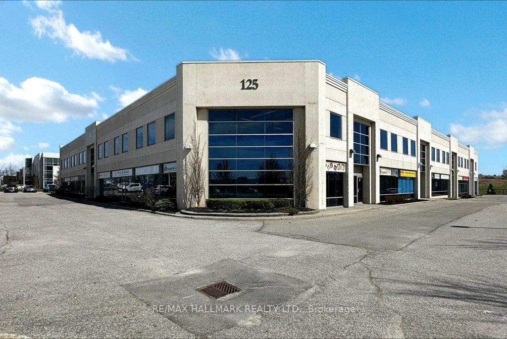 125 Don Hillock Drive Unit 16, Aurora, ON L4G 0H8 - Photo 1