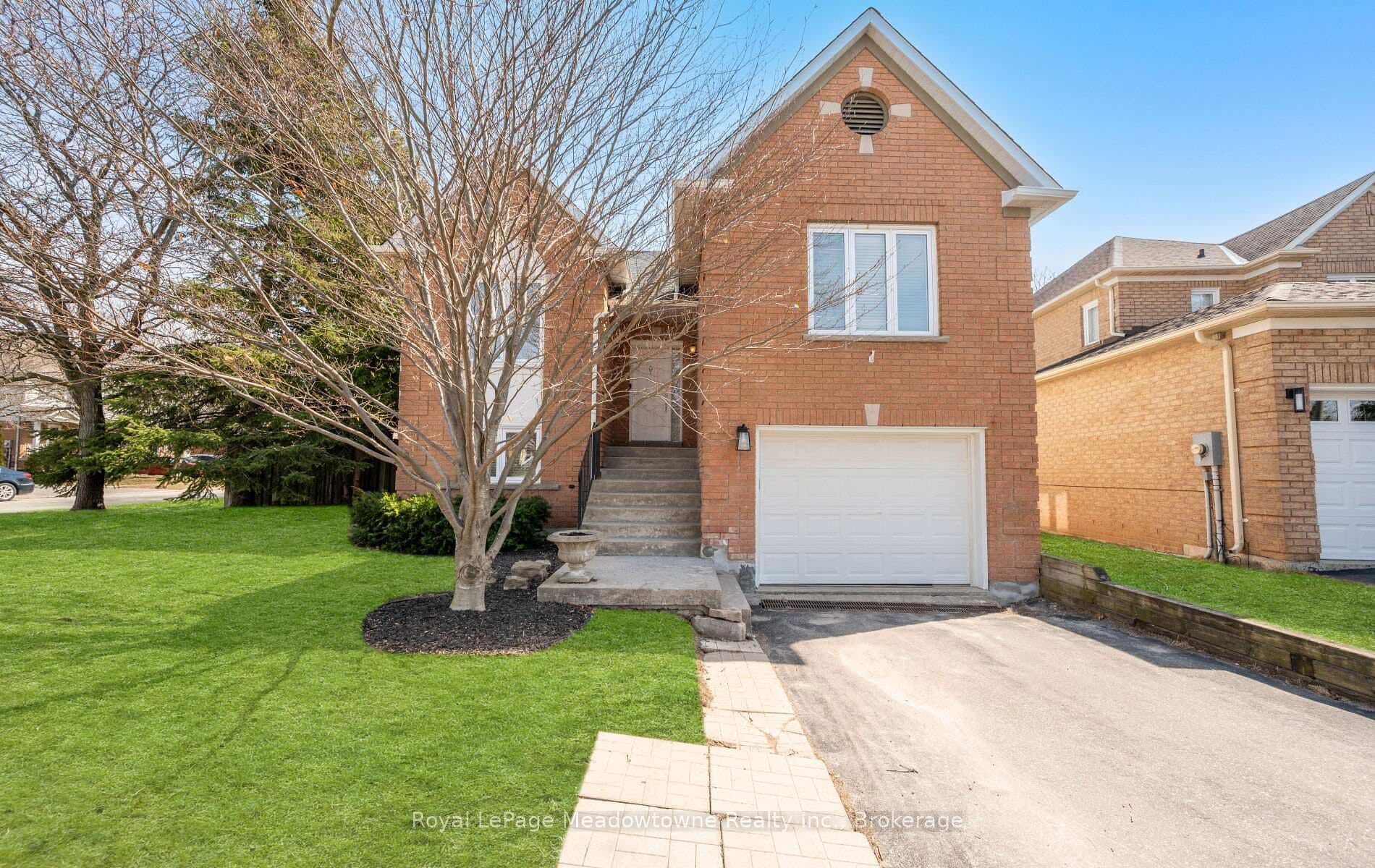 3 Houndtrail Drive, Hamilton, ON L8B 0L8 - Photo 1