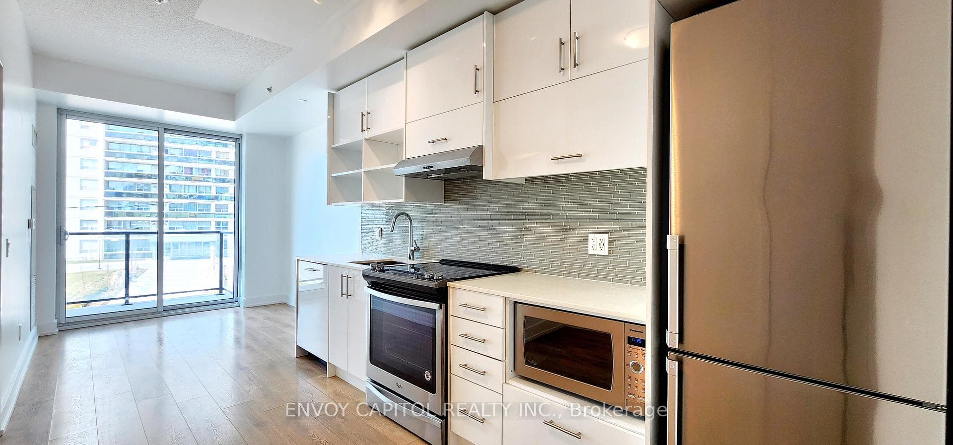 Modern kitchen with dine-in area