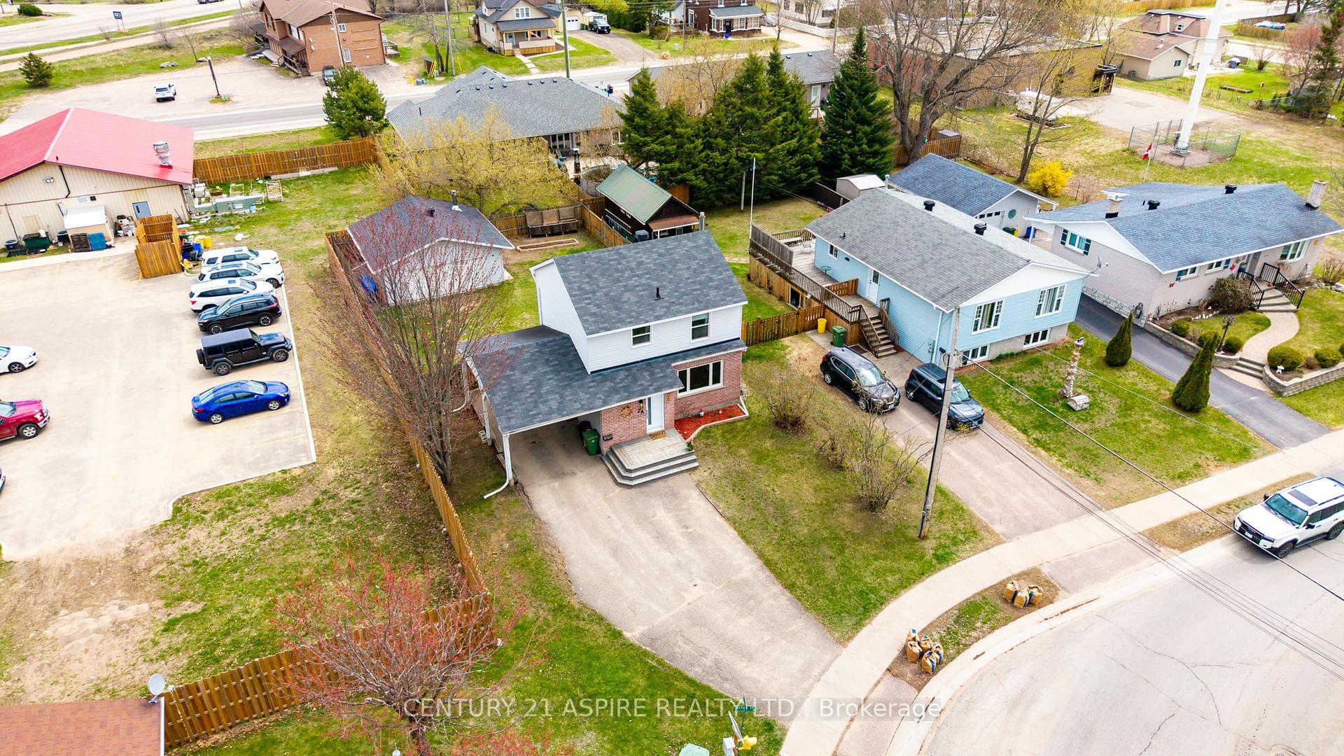 2A Selkirk Street, Petawawa