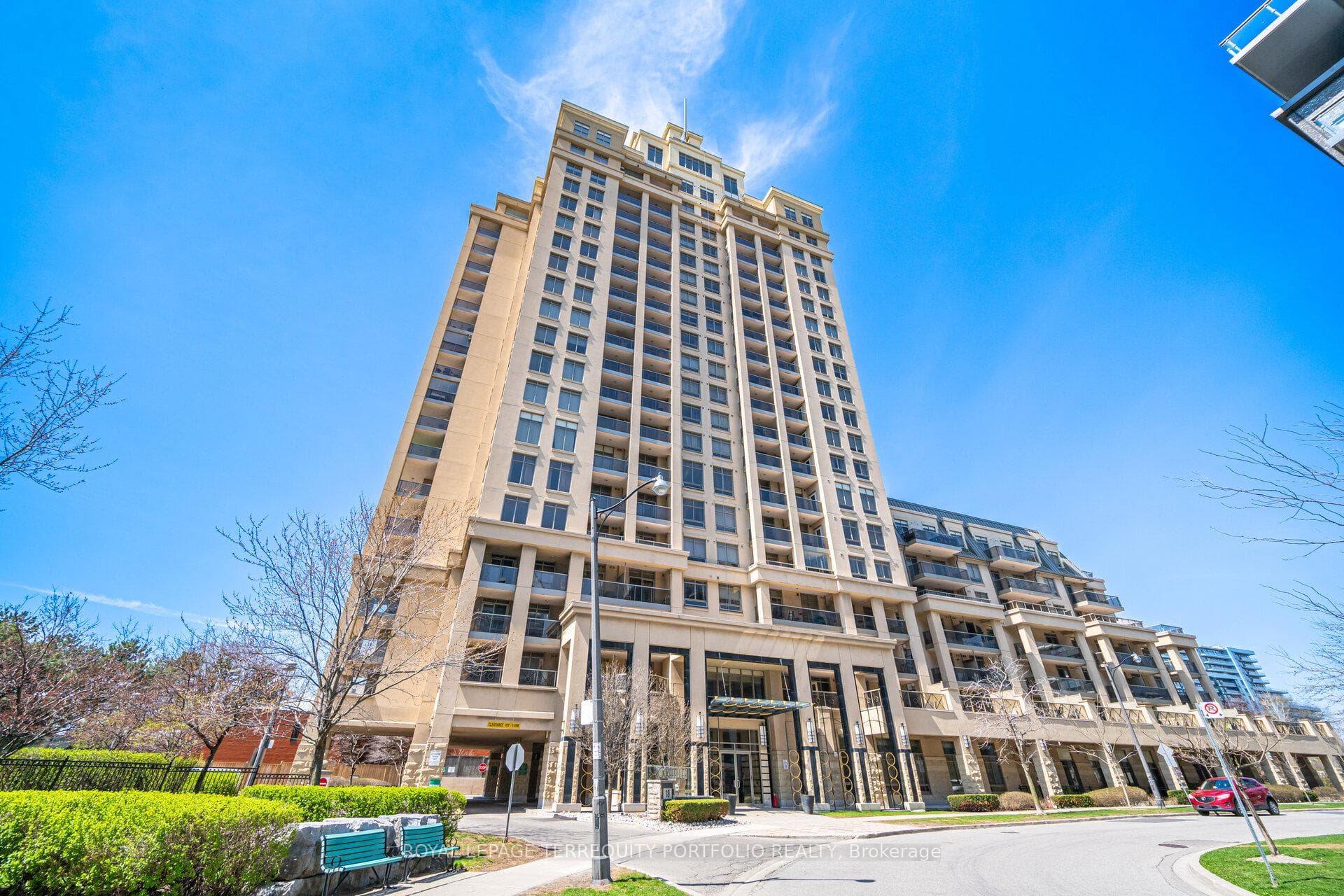 18 Kenaston Gardens Unit 1208, Hillcrest Village / Bayview Village, ON M2K 3C7 - Photo 1