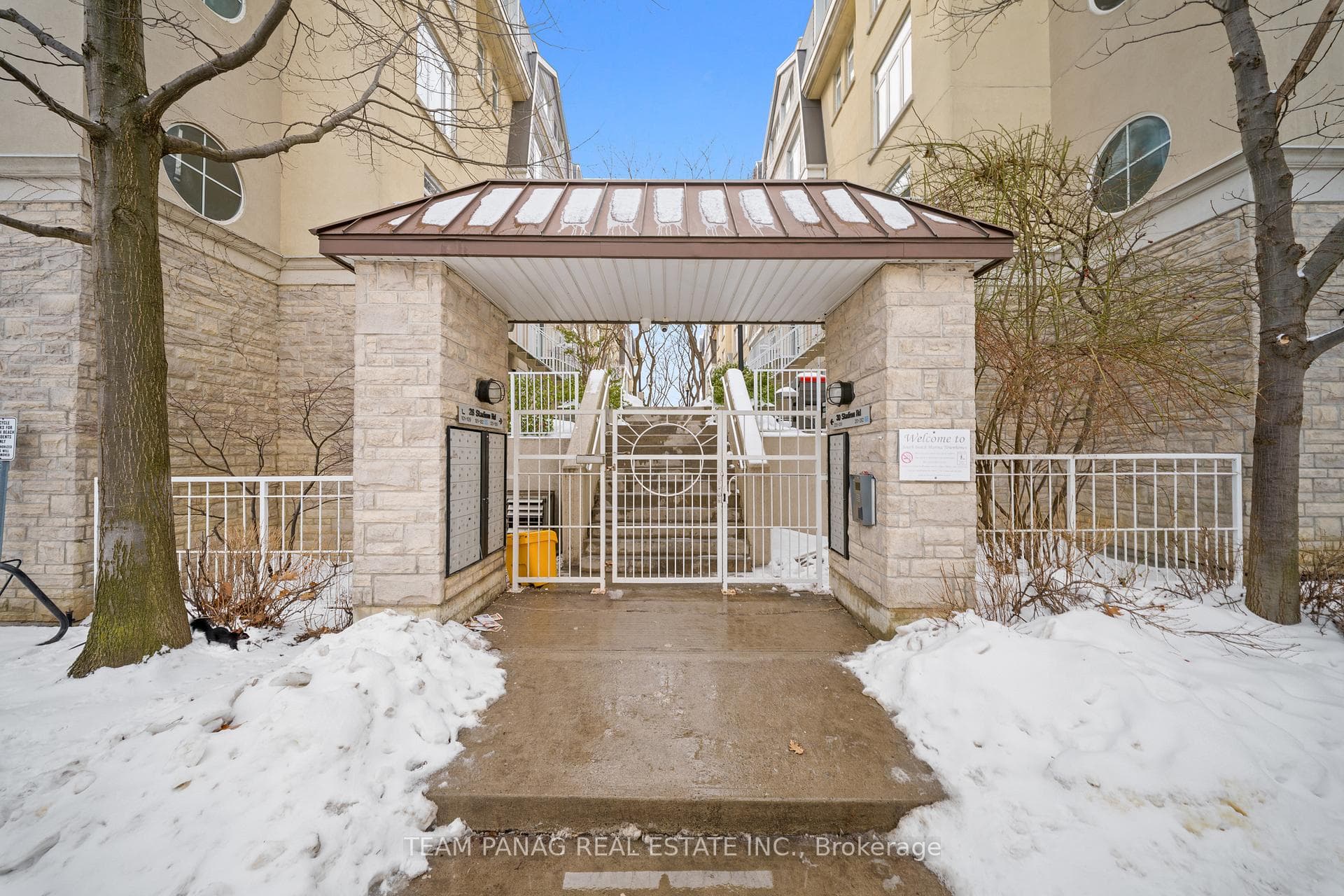 28 Stadium Road Unit 132, Downtown Toronto / Waterfront, ON M5V 3P4 - Photo 1