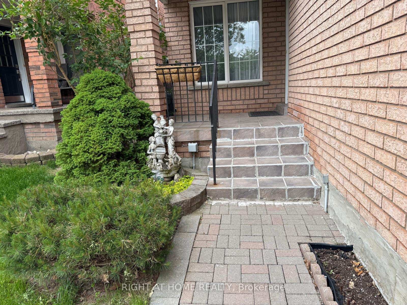 5392 Marblewood Drive, Mississauga, ON L5V 2L9 - Photo 1