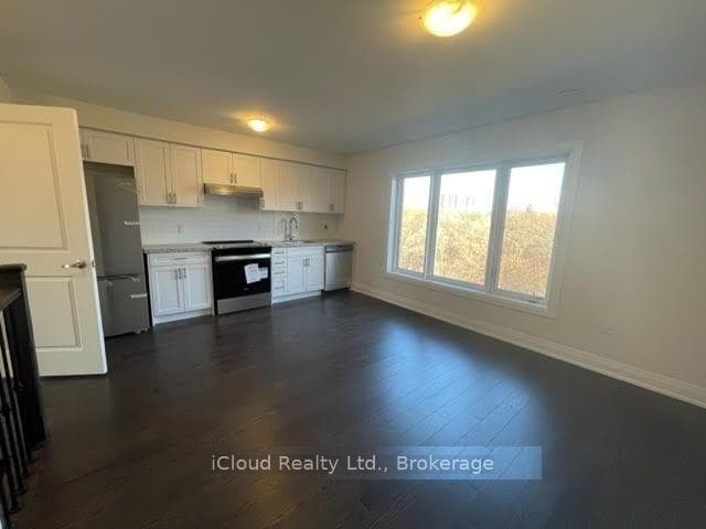 33 Wild Rose Gardens Unit B, York / Weston, ON M6L 0A5 - Photo 1