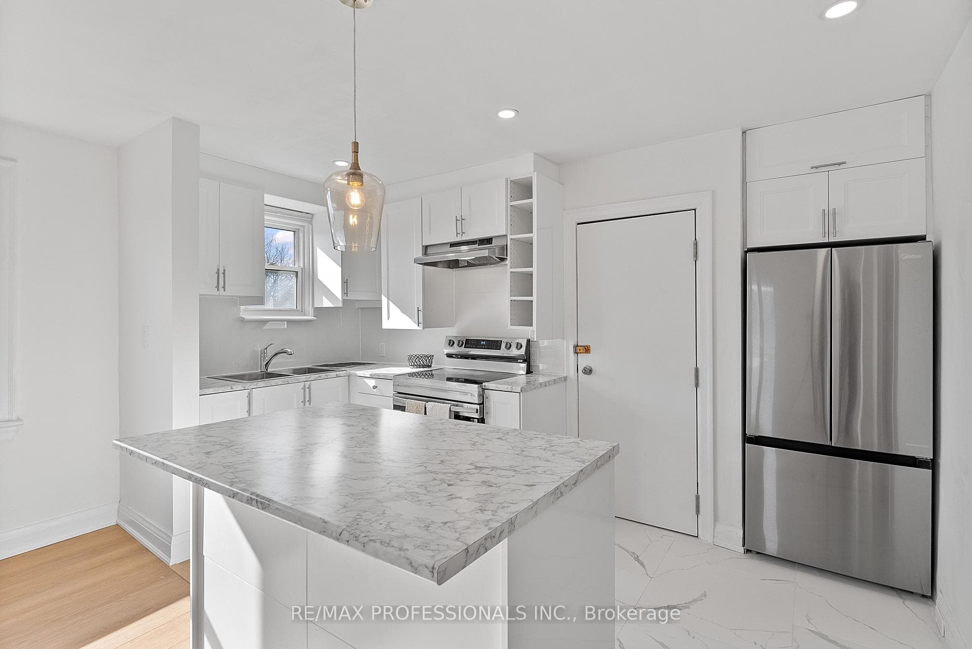 308 Jane Street Unit Upper, Bloor West Village / Swansea, ON M6S 3Z4 - Photo 1