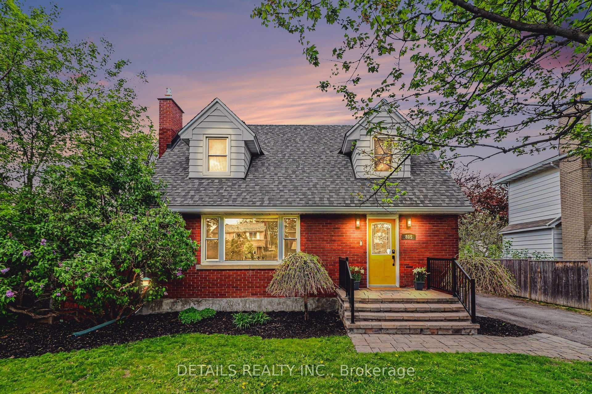 805 Smyth Road, Elmvale Acres and Area