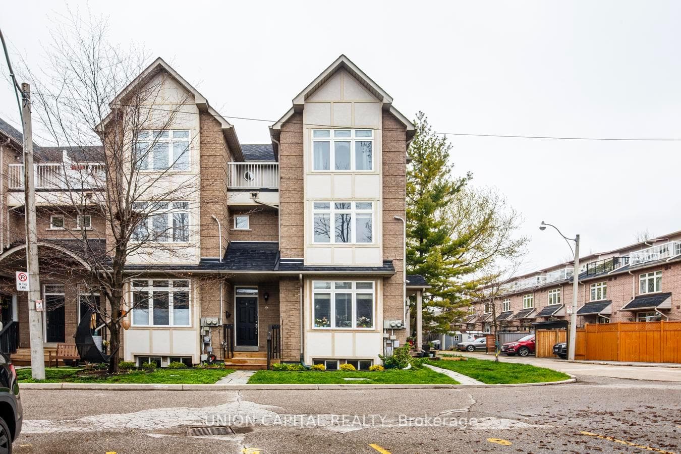 1 Bastedo Avenue Unit 8, The Beaches / Upper Beaches, ON M4C 5S7 - Photo 1
