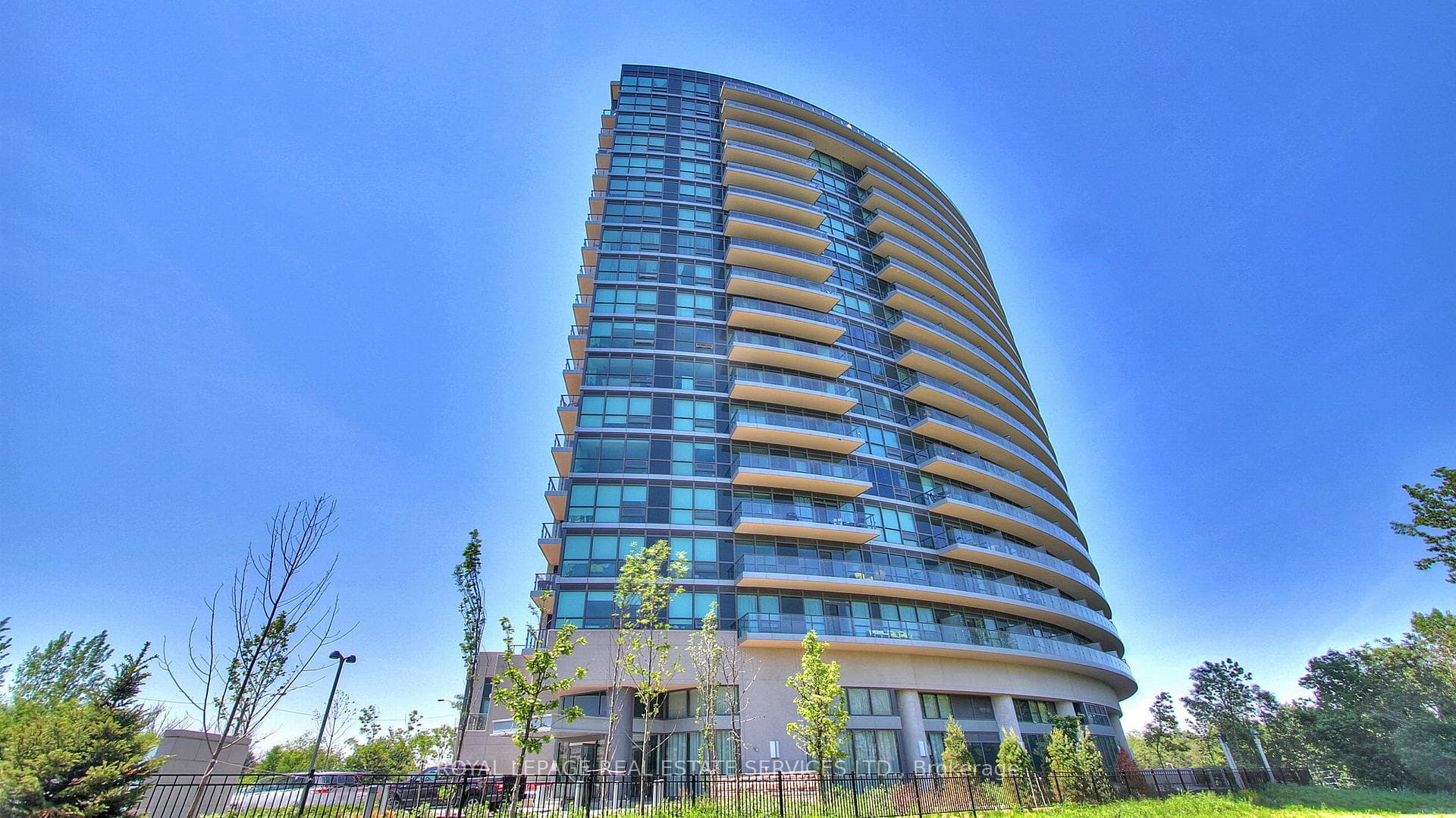 160 Vanderhoof Avenue Unit 813, Flemingdon Park / Don Mills, ON M4G 0B7 - Photo 1