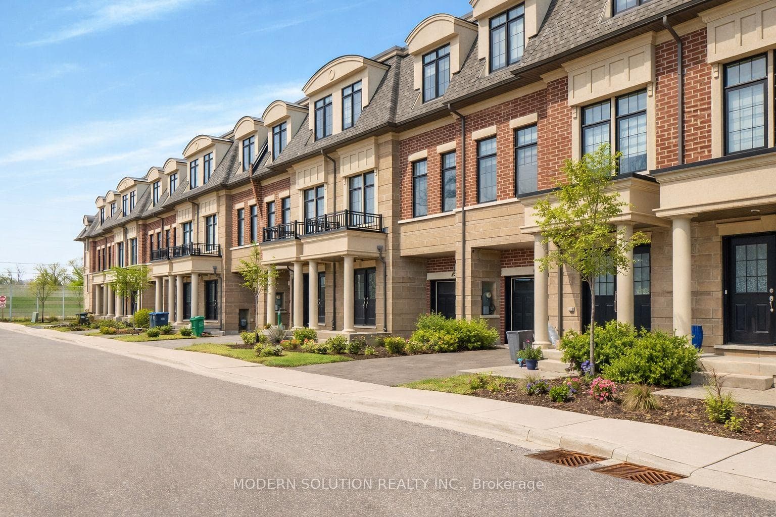 1659 Vellore Crescent, Mississauga, ON L5G 0C3 - Photo 1