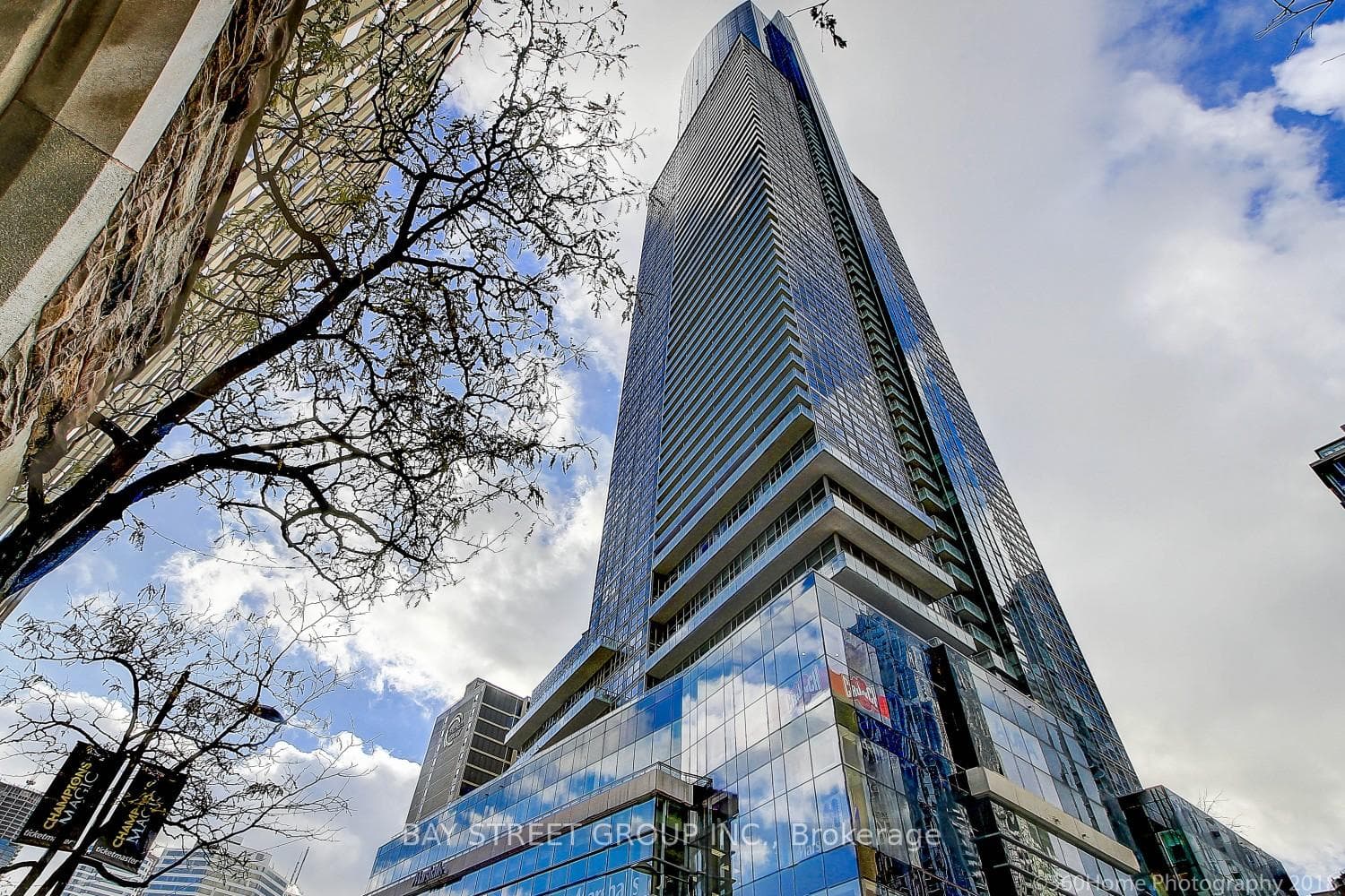 388 Yonge Street Unit 6709, Toronto C01