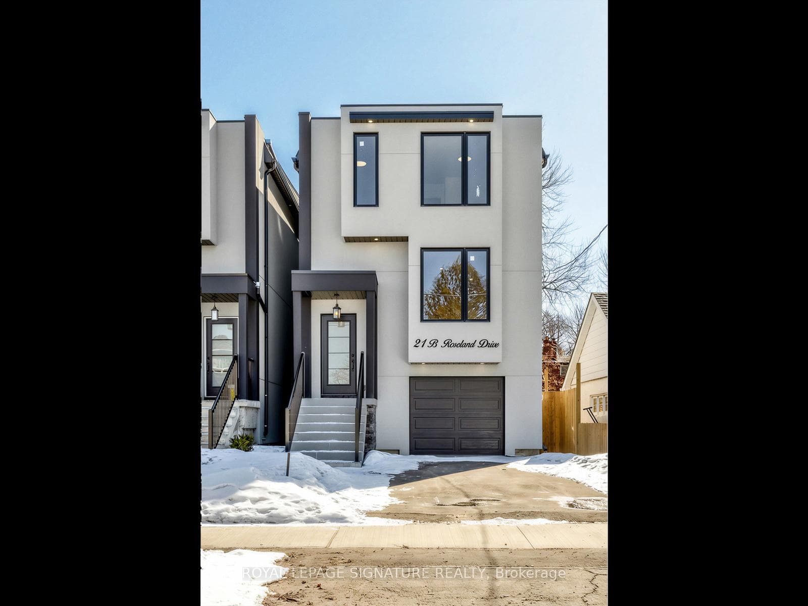 21B Roseland Drive, Liberty Village / Parkdale / South Parkdale, ON M8W 1Y3 - Photo 1