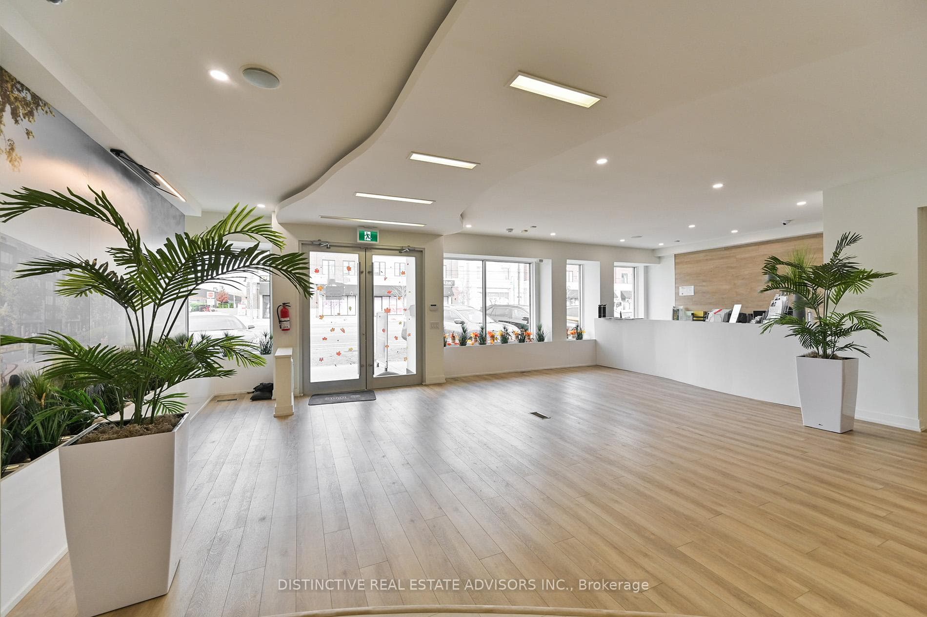 3605 Lake Shore Boulevard, Liberty Village / Parkdale / South Parkdale, ON M8W 1P5 - Photo 1