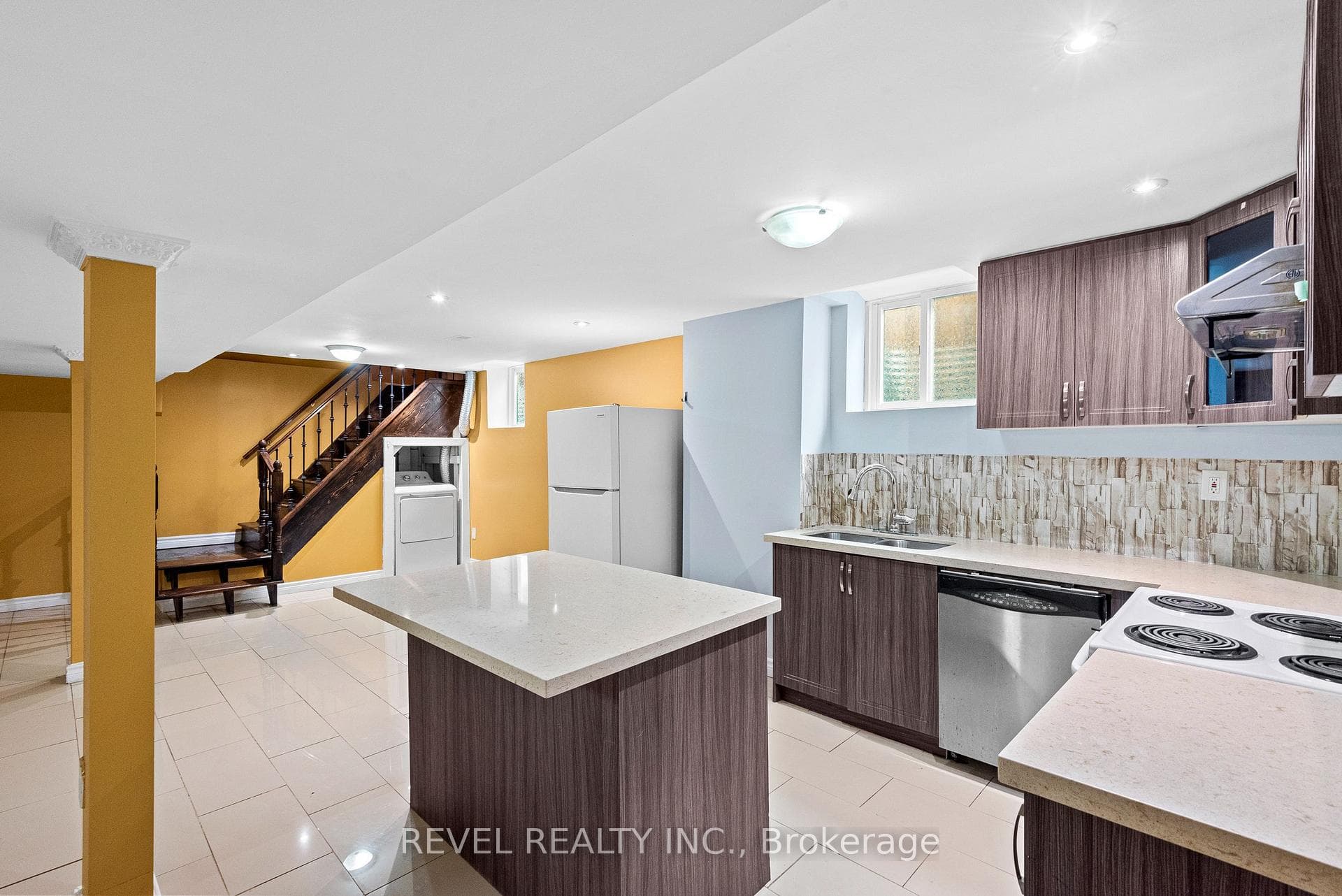 1005 Sandcliff Drive Unit Bsmt, Oshawa, ON L1K 2E4 - Photo 1