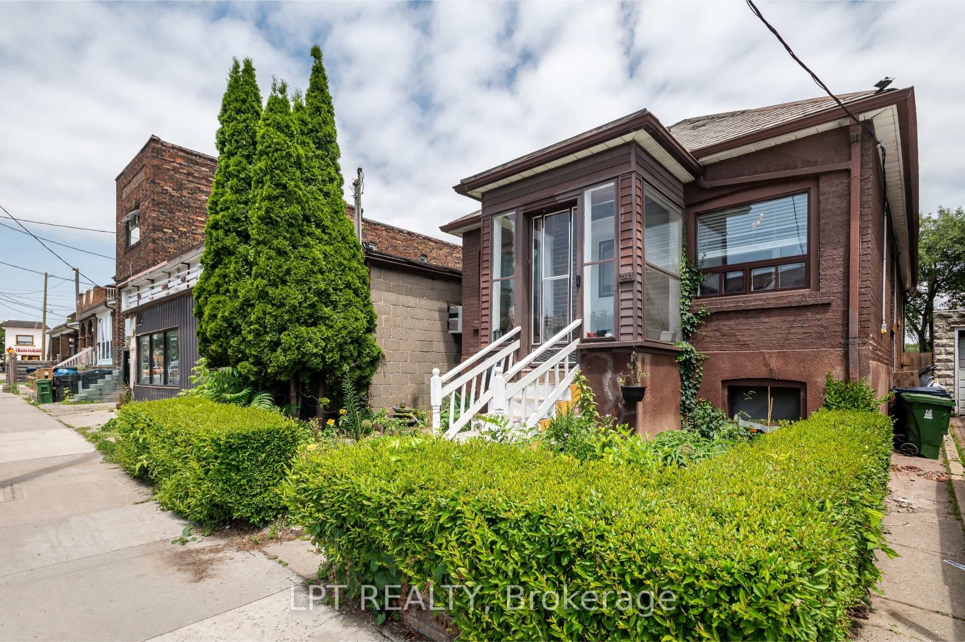 541 Vaughan Road, Forest Hill / Deer Park, ON M6C 2R2 - Photo 1