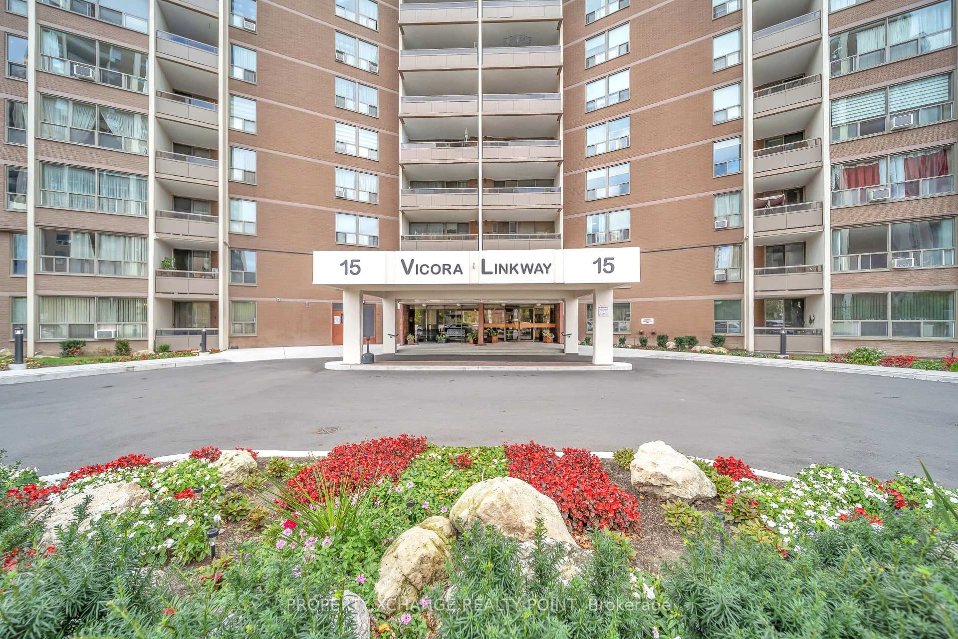 15 Vicora Link Way Unit 1004, Flemingdon Park / Don Mills, ON M3C 1A8 - Photo 1